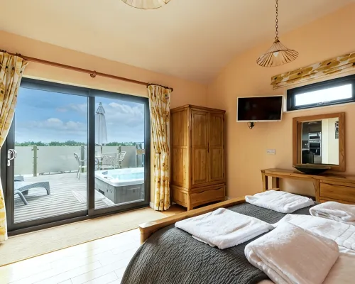 Buttercup lodge - sleeps 4/5 with hot tub & countryside views Cheddar otelleri