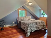 Quaint, Rustic, Quiet Retreat