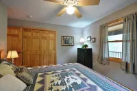Crystal-Clear Ham Lake Family Cabin, Deck, Water Toys, 2 Hours from MSP - Chalets