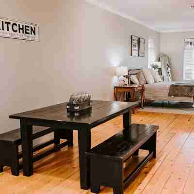 GrueneGusthaus #4|Private Condo+ Golf Cart Rentals Rooms