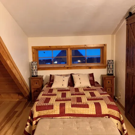 Cozy Woodland Escape: Scenic Cabin Retreat in Alpine, WY Hotels in Alpine