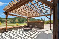 EverSpring Inn & Suites - parking