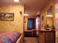 Sky View Log Cabin- Off the beaten trail yet close to all the main attractions! - Chalets