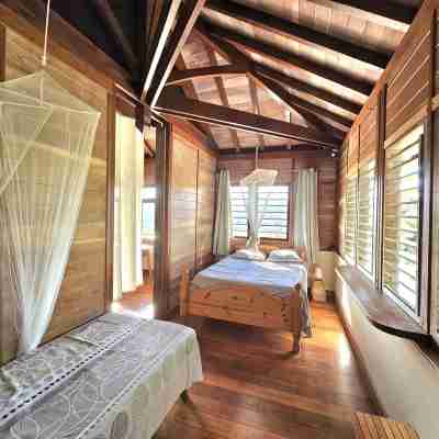 Character house overlooking the golf course and the bay of the Three Islets Rooms