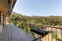 Private Getaway w/ River & Mountain Views