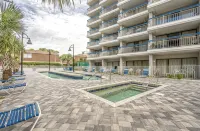 Stylish Oceanfront Condo - Huge Balcony - 3 Pools, Lazy River, and Hot Tub - Private Pools