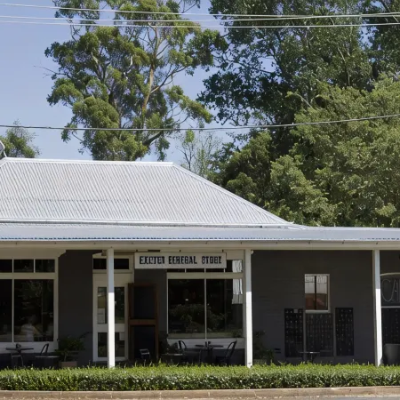 Unwind at "Woodbury Lodge"