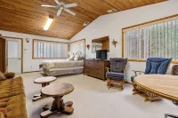 Mack and Spot House with incredible views! - Homestays