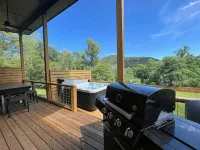 Modern Cabin for 8,w/Hot Tub+mtn view+1m from downtown Clayton, Outdoor Space
