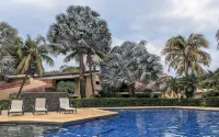 Tranquil 3 Bed 3 Bath Beach House Steps from the Quaint Playa Ocotal Beach - Villas