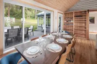 6-bed, 5-bath cabin with majestic view of Flathead Lake with AC - sleeps 20 - Chalets