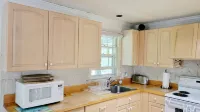 Spacious 4 BR Home, Steps to Lagoon, Minutes to Downtown Oak Bluffs and Beaches!