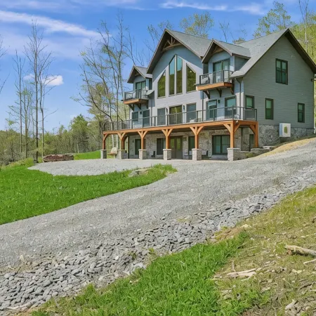 Stunning Bugle Hollow Lodge