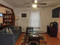Cozy two bedroom House - Wi-Fi