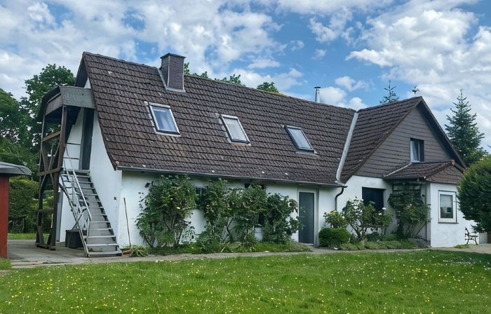 Kleine Ferienwohnung , Direkt am Deich und Hafen von Eckwarden mit Gartennutzung