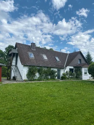 Kleine Ferienwohnung , Direkt am Deich und Hafen von Eckwarden mit Gartennutzung - Wifi