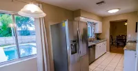 Charming 2-bedroom house with AC, WiFi in lovely Deltona