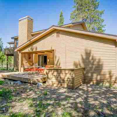 Cozy Sunriver Home w/ AC, Fireplace, HotTub, 8 SHARC Passes, Outdoor Heaven Hotel Exterior