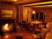 Welcome Home Cottage, Manapouri, Fiordland Hotels in Manapouri