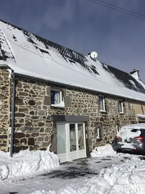 Apartment Gîte Besse Roc de Combes Rated  and 4.93 on Another Site, Auvergne - Homestays