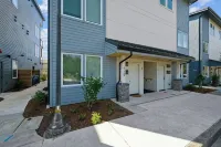 Taft District New Build 2-bedroom condo in delightful Lincoln City with WiFi, AC - Homestays