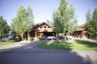 Private Luxury on 8acers with Amazing views and Spacious Accommodations