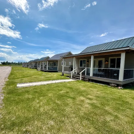 Comfortable cabins with a view - close to Glacier National Park