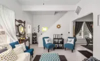 Charming, cozy, vintage house located in the historic Silver Valley.