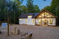 Pretty in the Pines - Best Location Luxurious Couples Cabin - Broken Bow, OK