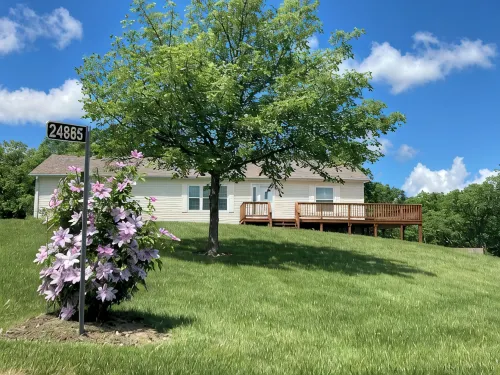 Family-Friendly Home. Sleeps 14.  Just minutes away from Mark Twain Lake. - 3-Star