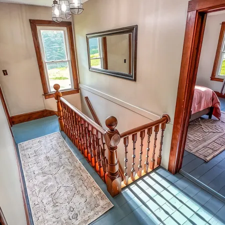 3 Peaks Farmhouse- Beautiful Remodel with Scenic Views + Root River Trail access