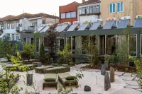 Chic&Basic Tokyo Hoose Hotels in Porto