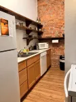 Downtown Loft Apartment with High Ceilings - Location Location Location - 3-Star