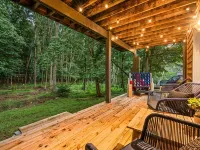 5BR Private Mountain Game Cabin! Hot Tub, Fire Pit マクガヘイズビルのホテル