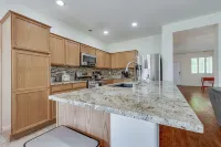 ☀Cheerful Family Getaway ~ Large & Sunny Backyard☀ - Kitchens