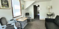 Cozy one bedroom cottage on the edge of town. Close to trails and lakes. - 3-Star