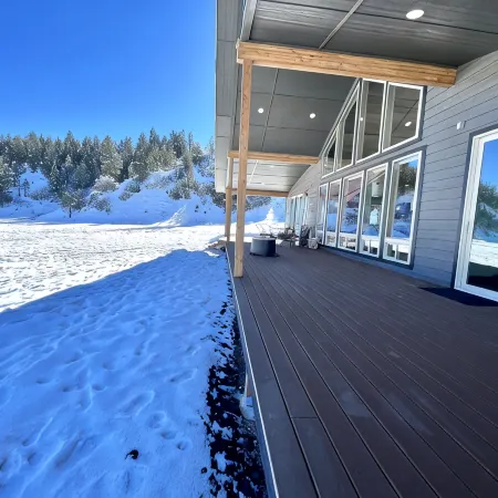 Peaceful Retreat on 35 Acres - Spectacular Mountain Views!