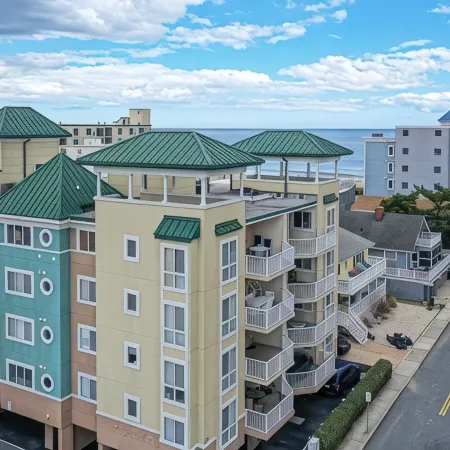 Fantastic Beach Condo, Linens Included!