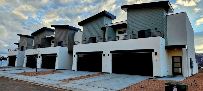 Beautiful New Kanab home with private hot tub! Hotels in Kanab