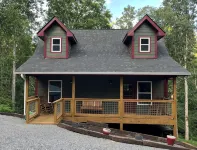New Built cozy cabin Peaceful Side, Townsend, TN, Laurel Valley,  no steep roads - Chalets