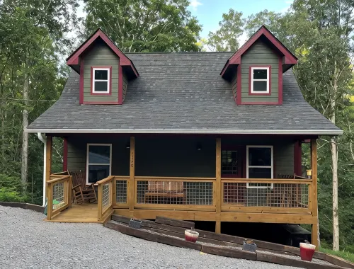 New Built cozy cabin Peaceful Side, Townsend, TN, Laurel Valley,  no steep roads