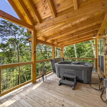 Moondance Cabin at Red River Gorge - Hot Tub