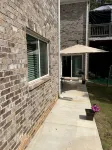 Lovely 2 bedroom rental unit with free parking
