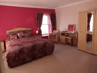 The Golden Lion Hotel - Homestays
