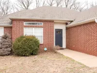 3 bed, 2 bath Luxury Home- SteamPunk Station close to everything! - Wifi