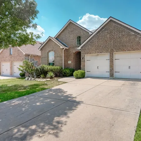 4-bedroom 2.5 bathroom house in welcoming Little Elm. Close to Lake Lewisville