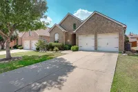 4-bedroom 2.5 bathroom house in welcoming Little Elm. Close to Lake Lewisville