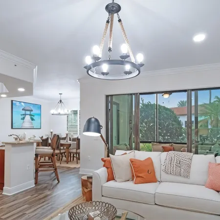A resort property with plenty of amenities and close to downtown Naples