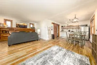 New! Lovely 1BR. Walk to Main St - 4-Star