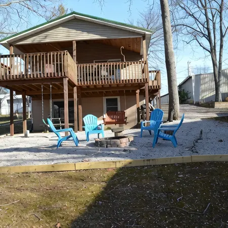 Lake Lover's Paradise! 3 Bed/2 Bath, Walk to Lake on Lake Cumberland!
